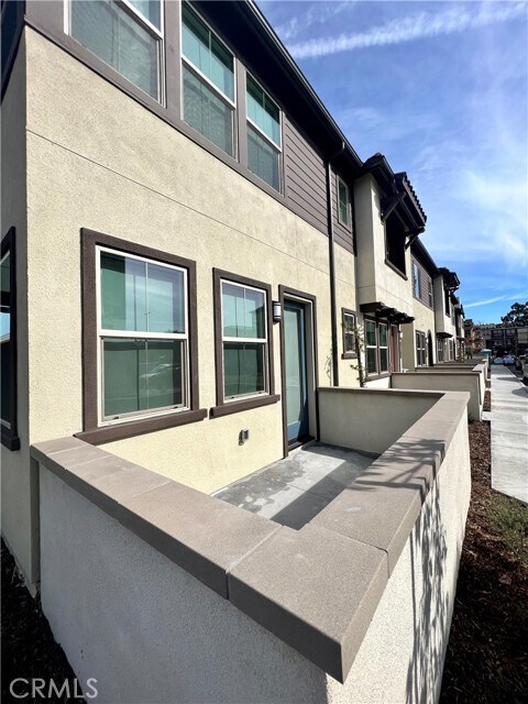 Building Photo - 10586 Triple Crown Ln