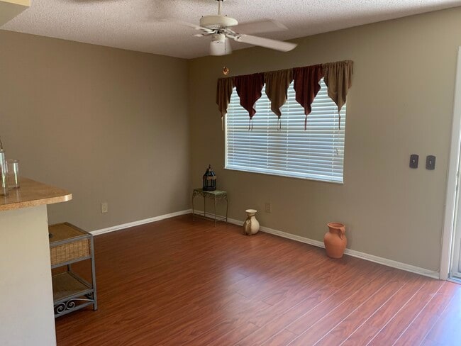 Building Photo - 14 Lake Vista Trail