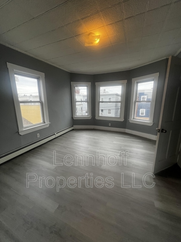 Building Photo - 159-167 S Union Street - 161-3R