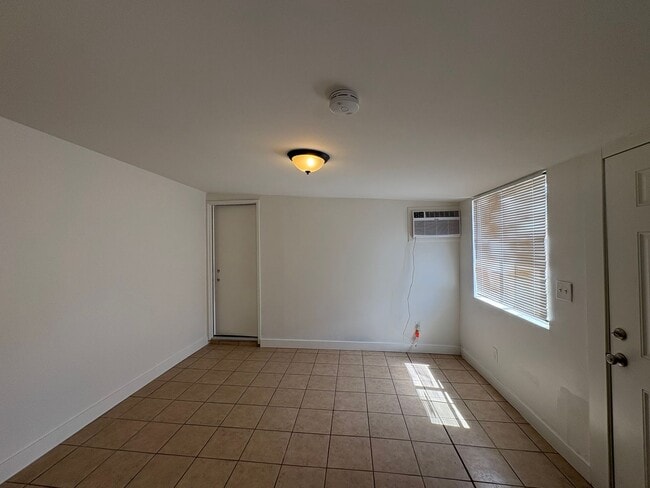 Foto del edificio - Nice studio with new cabinets and granite ...
