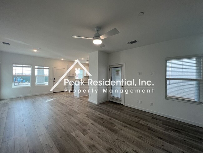 Building Photo - 3 br, 2.5 bath House - 12163 Coal Creek Wy