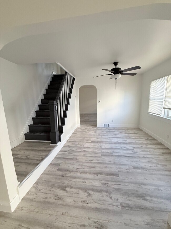 Foto del edificio - 211 Oakwood Ave