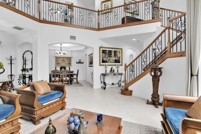 Building Photo - 10703 Versailles Blvd