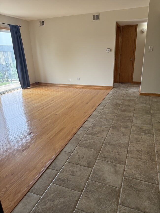 Foto del edificio - 10707 Keating Ave