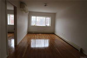 Foto del edificio - 2057 Chatterton Ave
