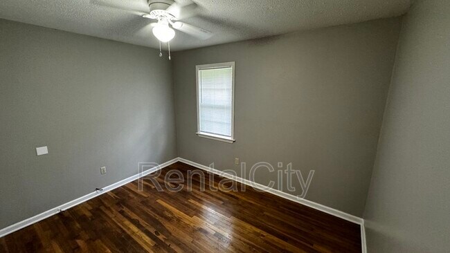 Building Photo - 149 Navy Dr