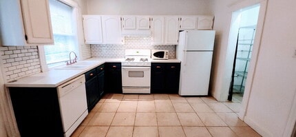 Building Photo - 6009 Kingsbury Ave