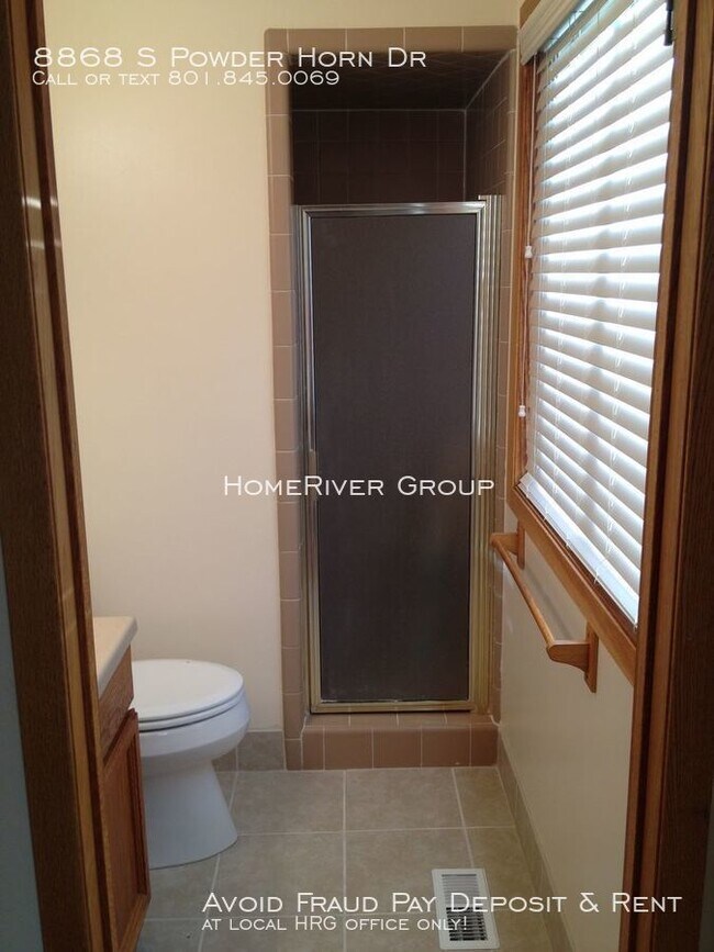 Building Photo - 8868 Powder Horn Dr