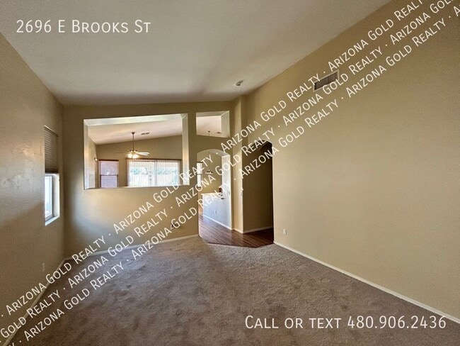 Foto del edificio - 2696 E Brooks St