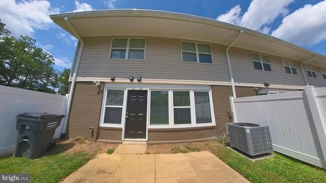 Photo - 2050 Nike Dr Townhome