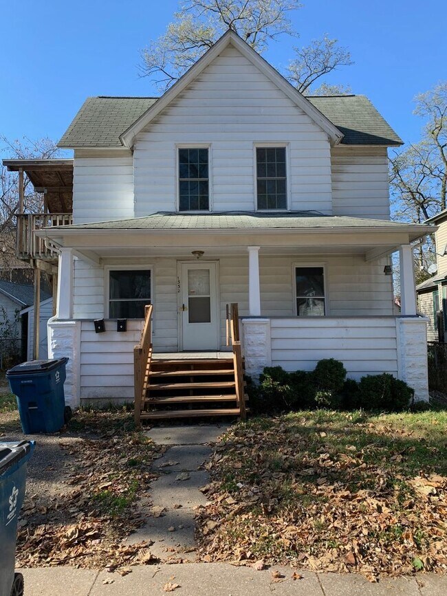 Building Photo - 1332 Poplar Pl