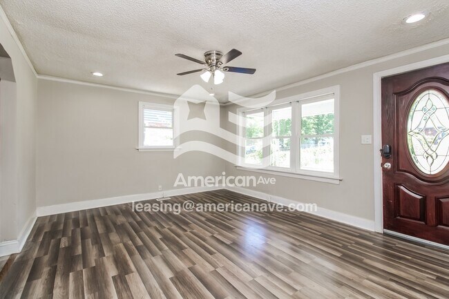 Foto del edificio - 789 Tremont Ave