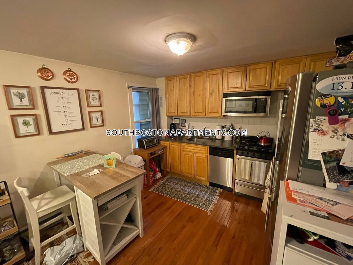 Primary Photo - 315 W 4th St