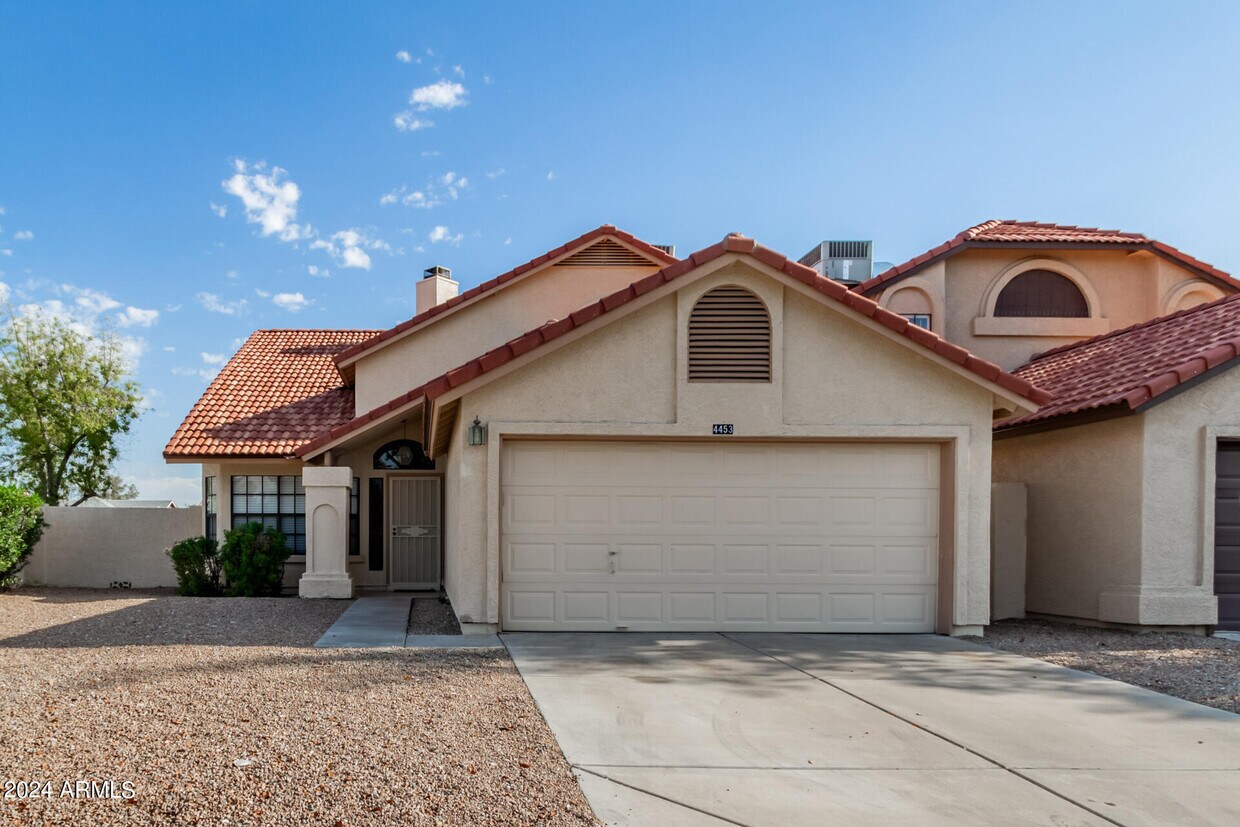Foto principal - 4453 E Wildwood Dr