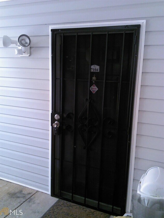 Foto principal - 7104 Fairington Village Dr