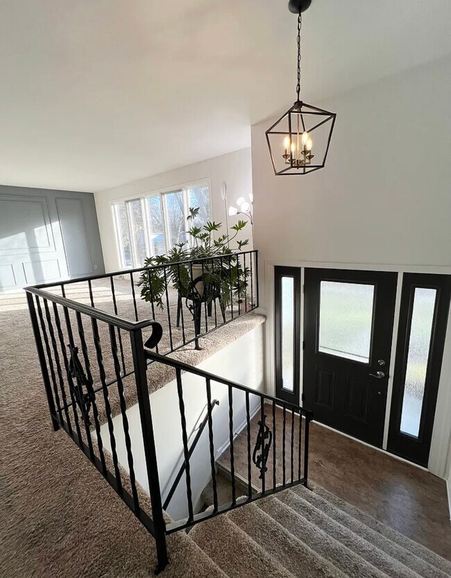 Building Photo - 6926 Winstone Dr