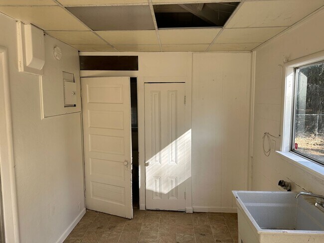Building Photo - Country Charmer! Two-Story, 3 Bedroom, 2 B...