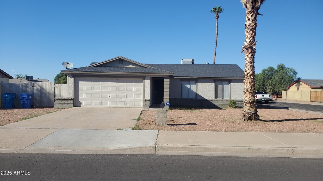 Foto principal - 8002 West Campbell Ave