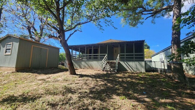 Building Photo - 572 Canal Ln