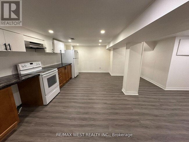 Building Photo - 26 Walter Ave