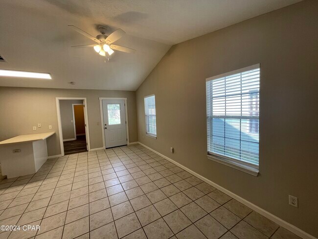 Building Photo - 7106 N Lagoon Dr