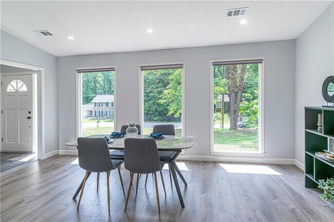 Foto del edificio - 986 Bramwell Ln