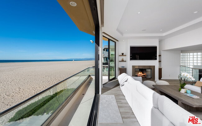 Building Photo - 3461 Ocean Dr