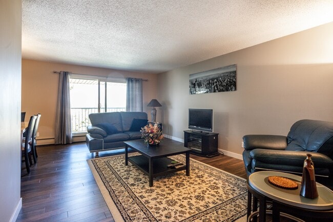 Building Photo - 5125-5125 Riverbend Rd NW