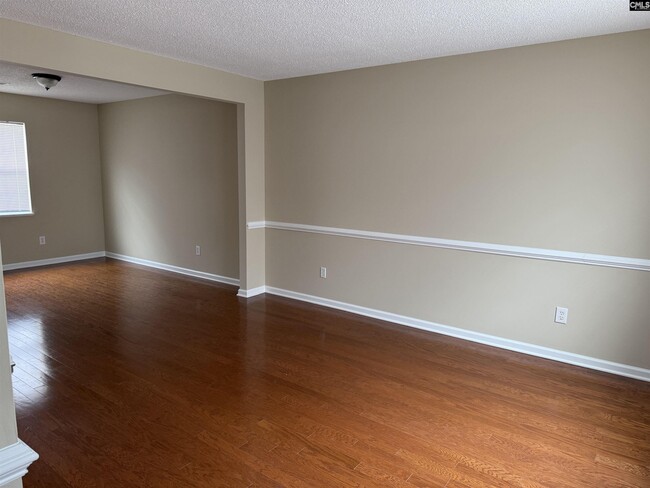 Foto del edificio - 540 Autumn Glen Rd
