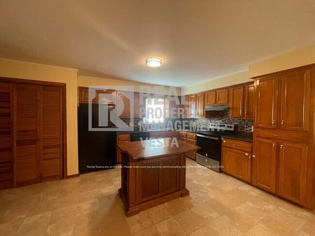 Foto del edificio - 2562 Bedford Pl