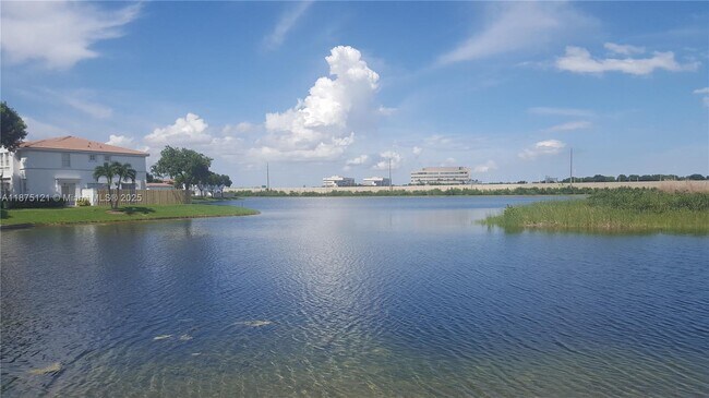 Foto del edificio - 4252 SW 156th Ave