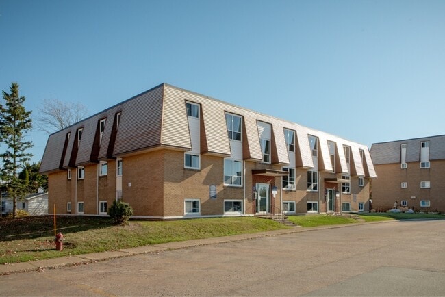 Building Photo - Courtview Suites