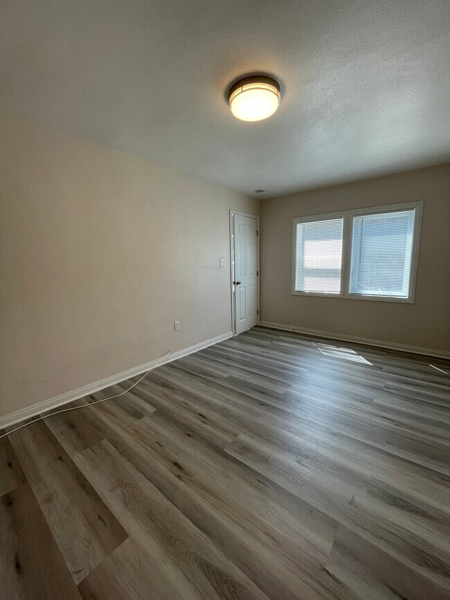 Foto del edificio - 6620 Selfland Ave