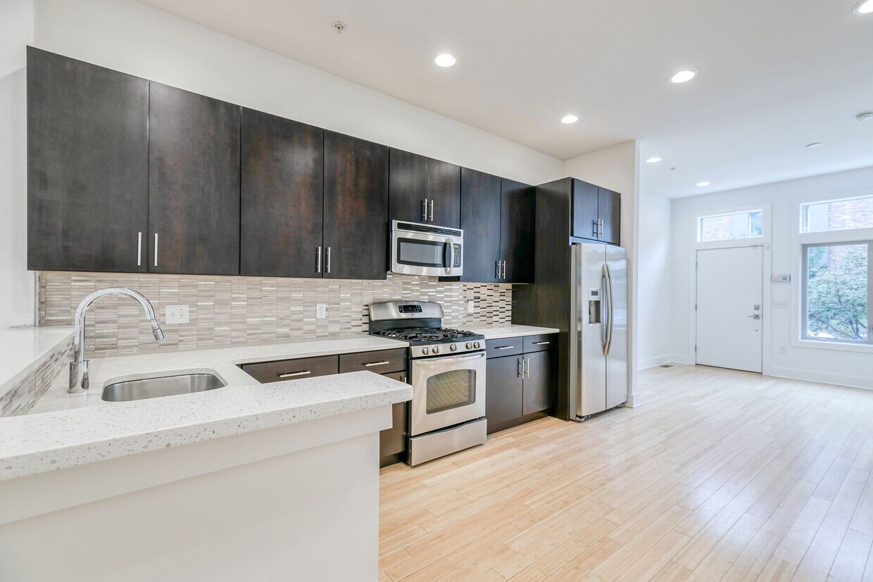 Northern Liberties Townhome with Parking! - Northern Liberties Townhome with Parking!