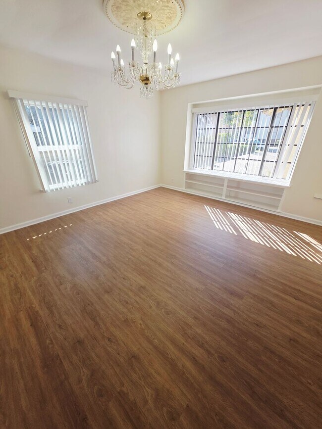 Foto del edificio - 449 W Harvard St