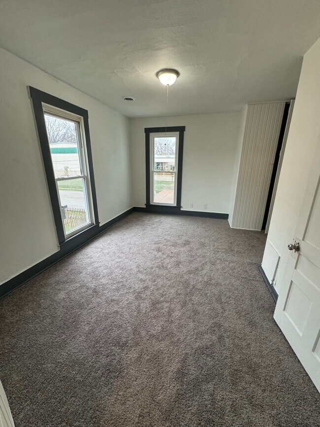 Foto del edificio - 110 N River St