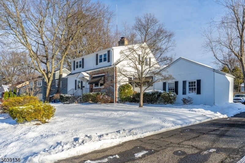 Primary Photo - 180 Mountain Ave