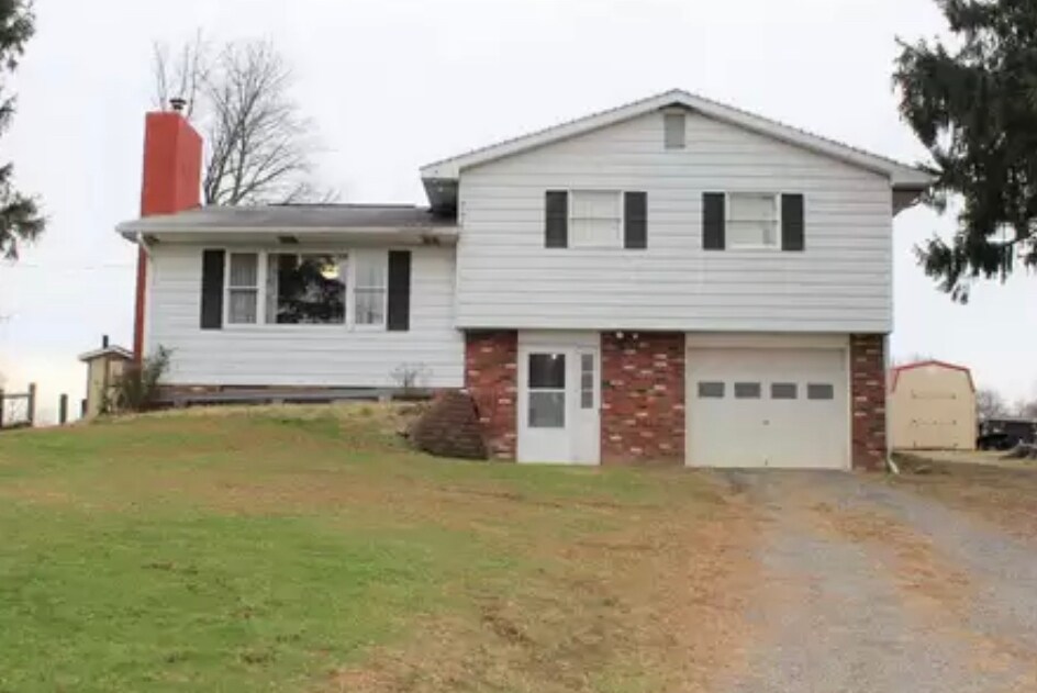 Primary Photo - 1210 Hornbeck Rd