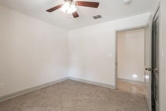 Building Photo - 1517 Live Oak St