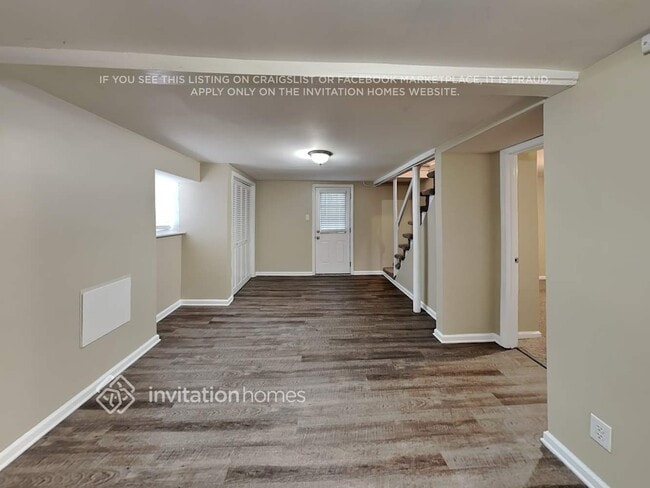 Building Photo - 2246 Collins Dr