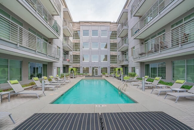 Building Photo - 295 E Roosevelt St