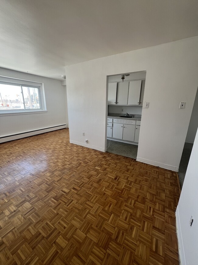 Building Photo - 2448 Carling Ave