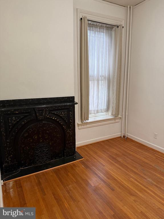 Building Photo - 232 W Main St