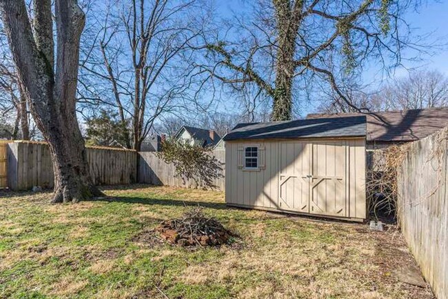 Building Photo - Charming 6BR/3BA Home Near UK