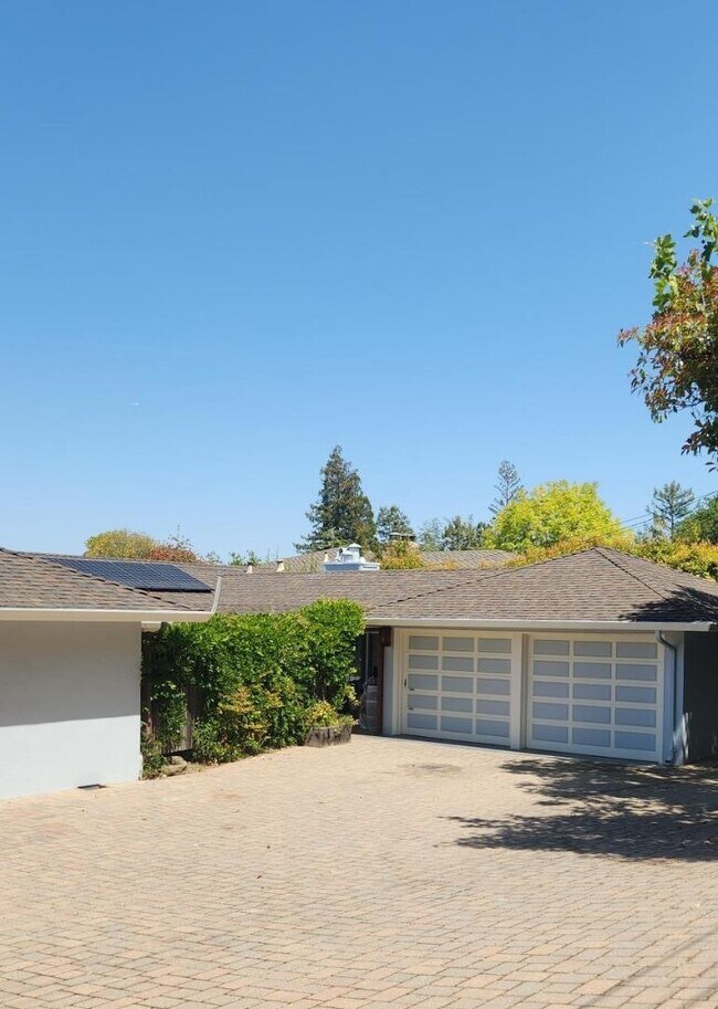 Building Photo - 287 Portola Rd