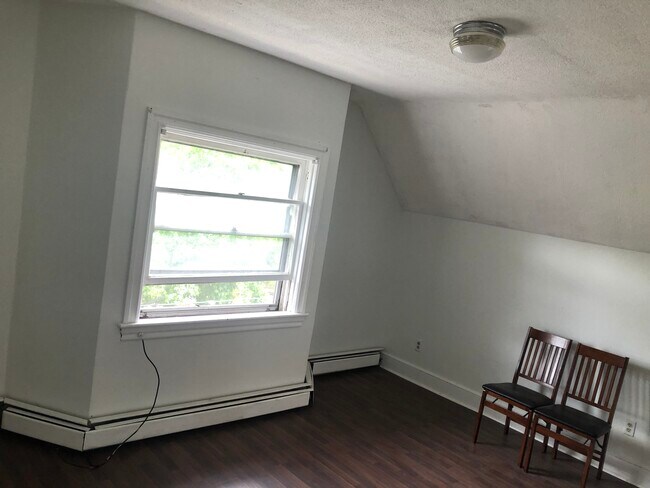Building Photo - 68 Princeton Ave