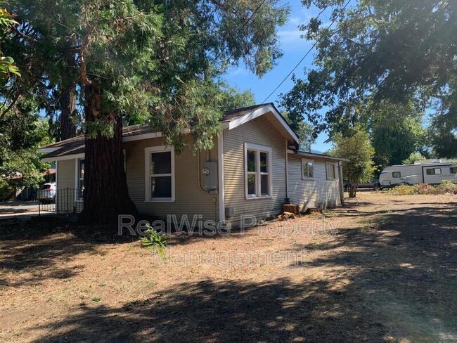 Building Photo - 1465 Fruitdale Dr