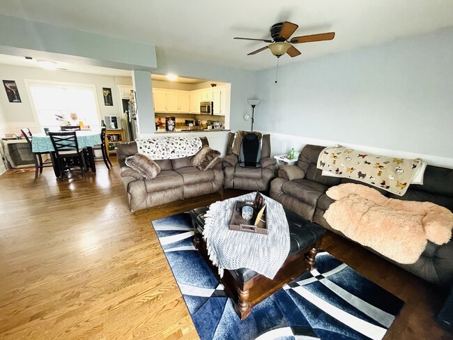 Foto del edificio - 7859 W Addison St
