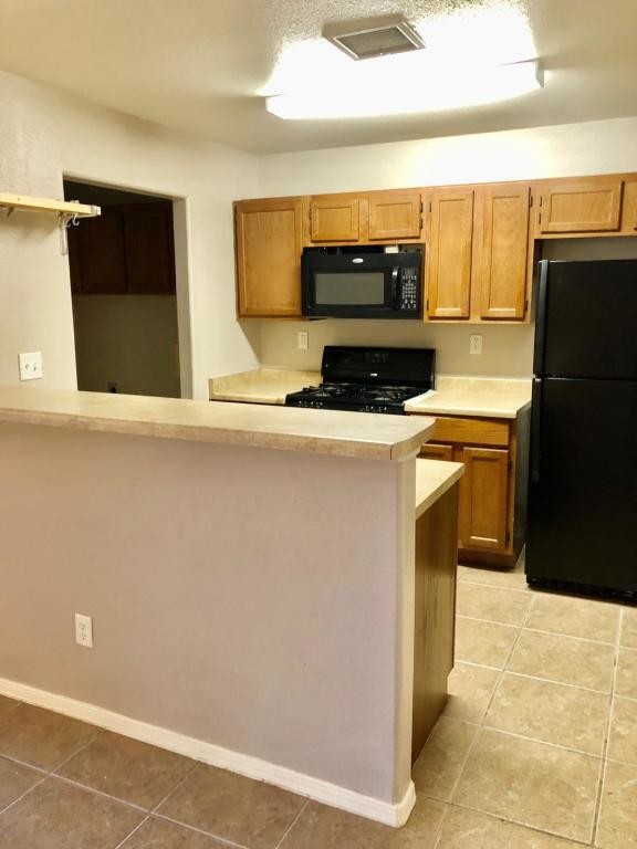 Building Photo - 5732 Saluki Dr