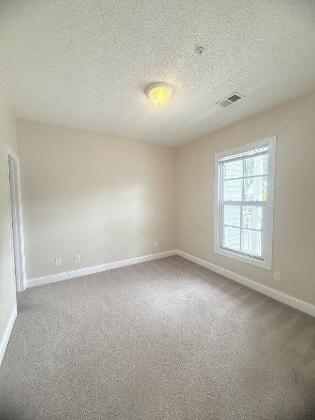 Building Photo - 5034 Belleglen Ct
